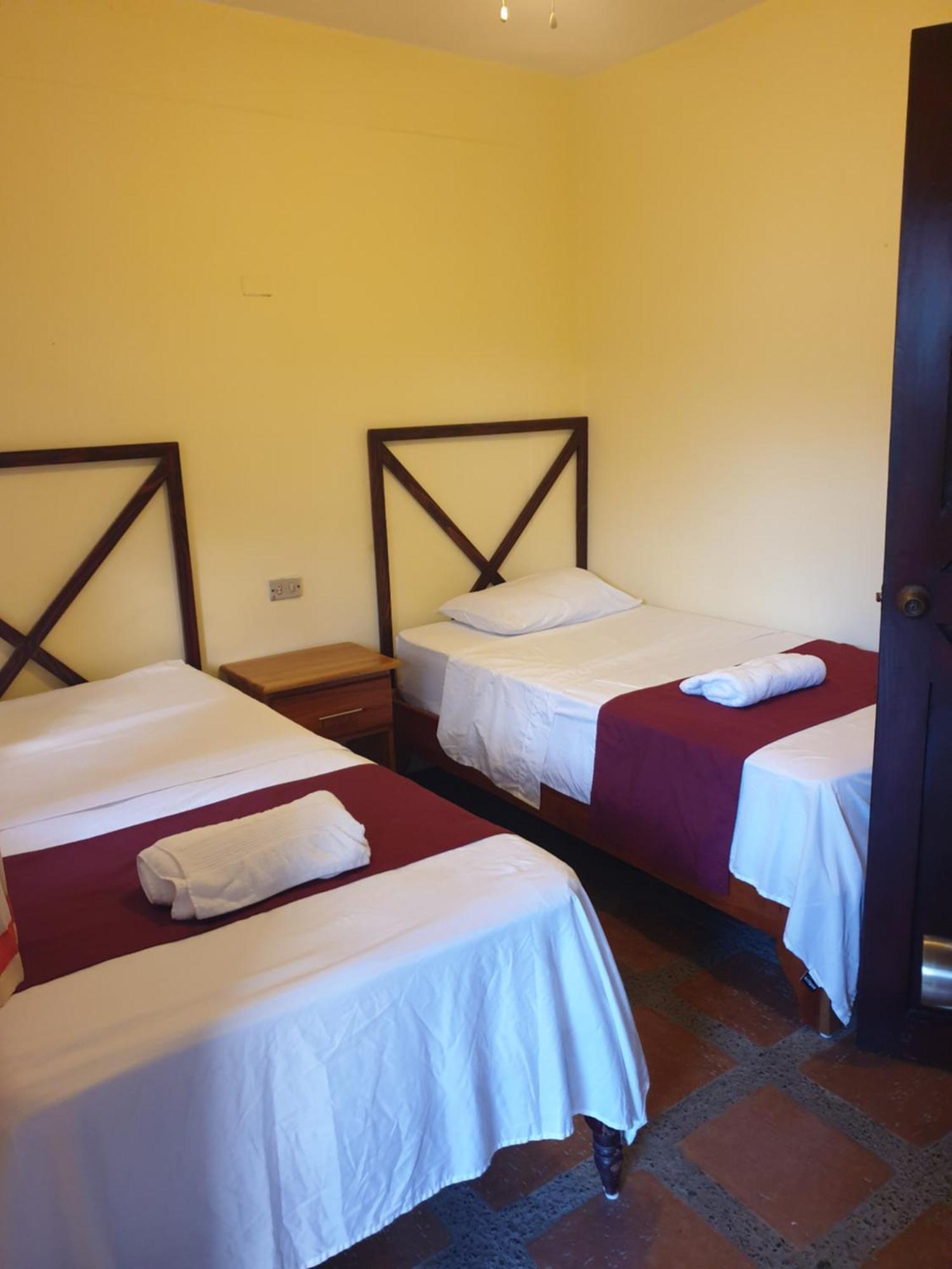 Hotel Либерия Екстериор снимка