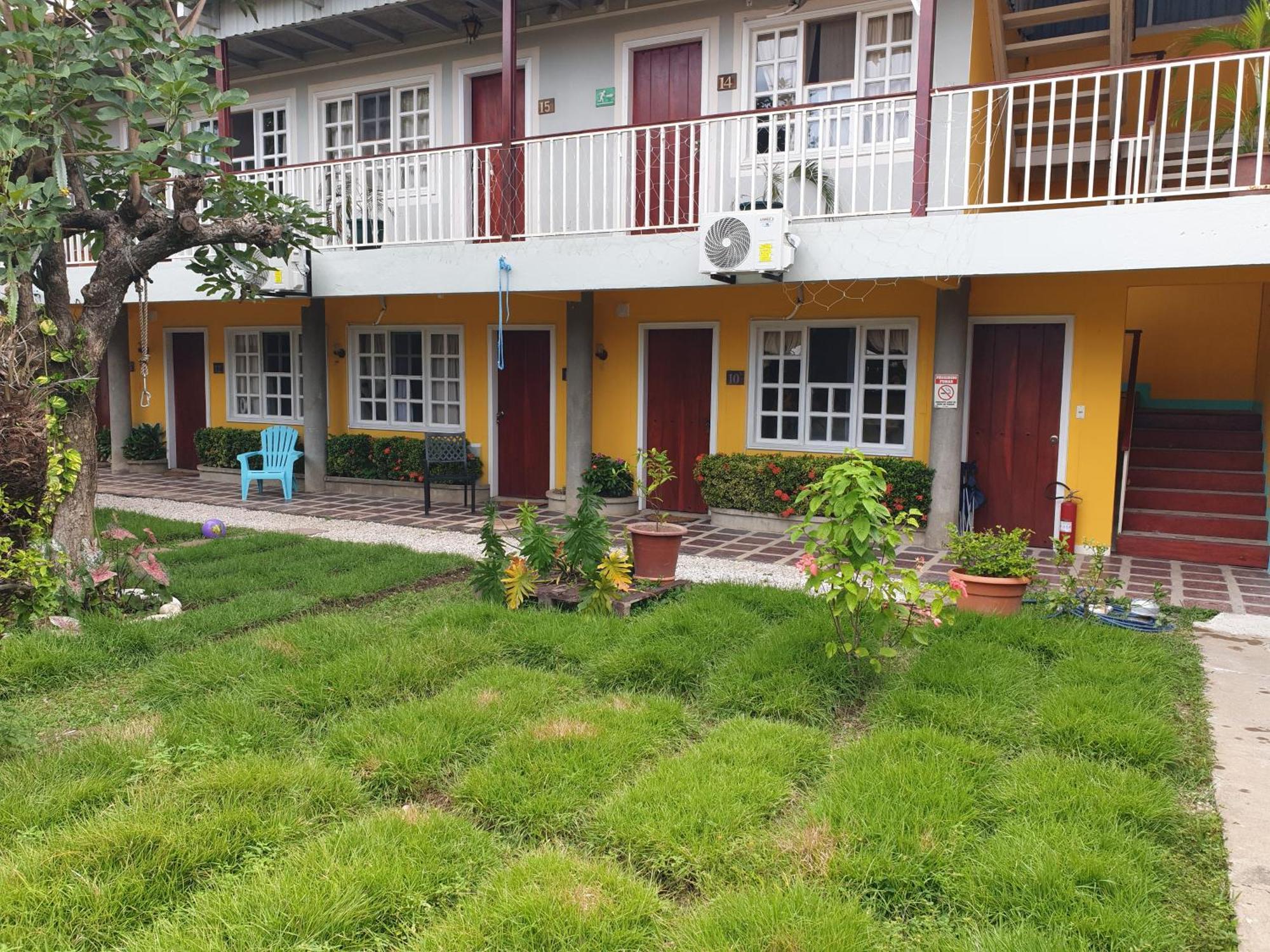 Hotel Либерия Екстериор снимка
